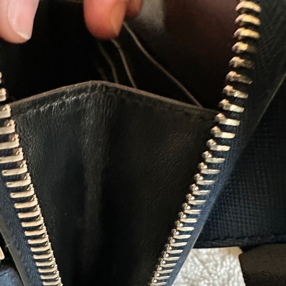 Authentic PRADA Blue Saffiano Leather Crossbody bag - Picture 16 of 16